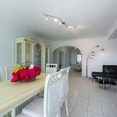 Belle Maison Avec Jardin